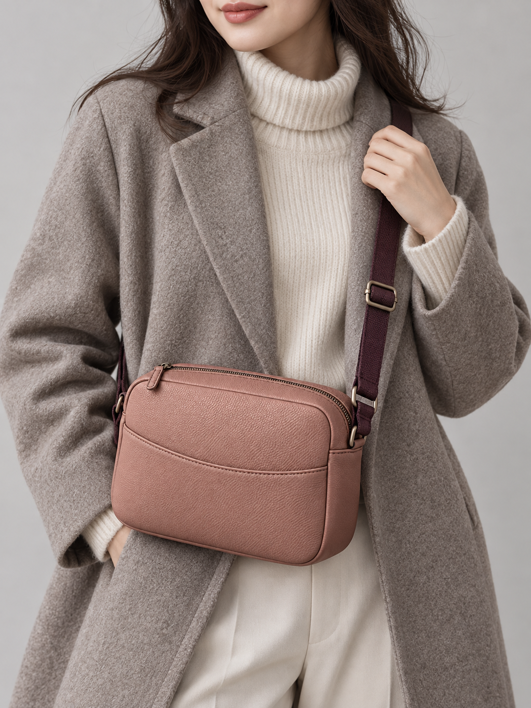 カーブポケット クロスボディバッグ・着用イメージ