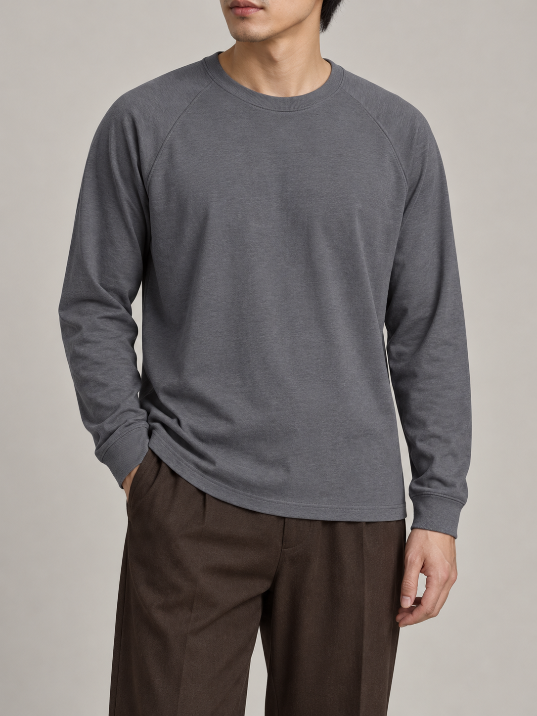 ラグランライン 長袖Tシャツ・スレートグレーの着用イメージ